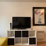 Modern 2-Bed, City Apartment